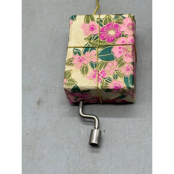 Handcrafted Floral Music Box Duo With Crank Handles Traumerie so ein tag so READ - Picture 2 of 8